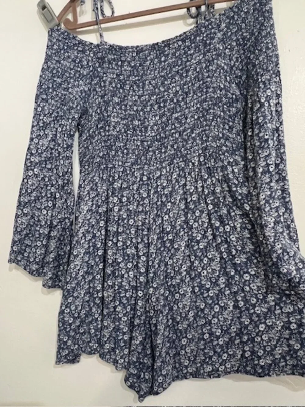 Millibon U.S.A. Womans Blue Floral Pull-on Blue Floral Smocked Romper Size Large - Picture 9 of 11